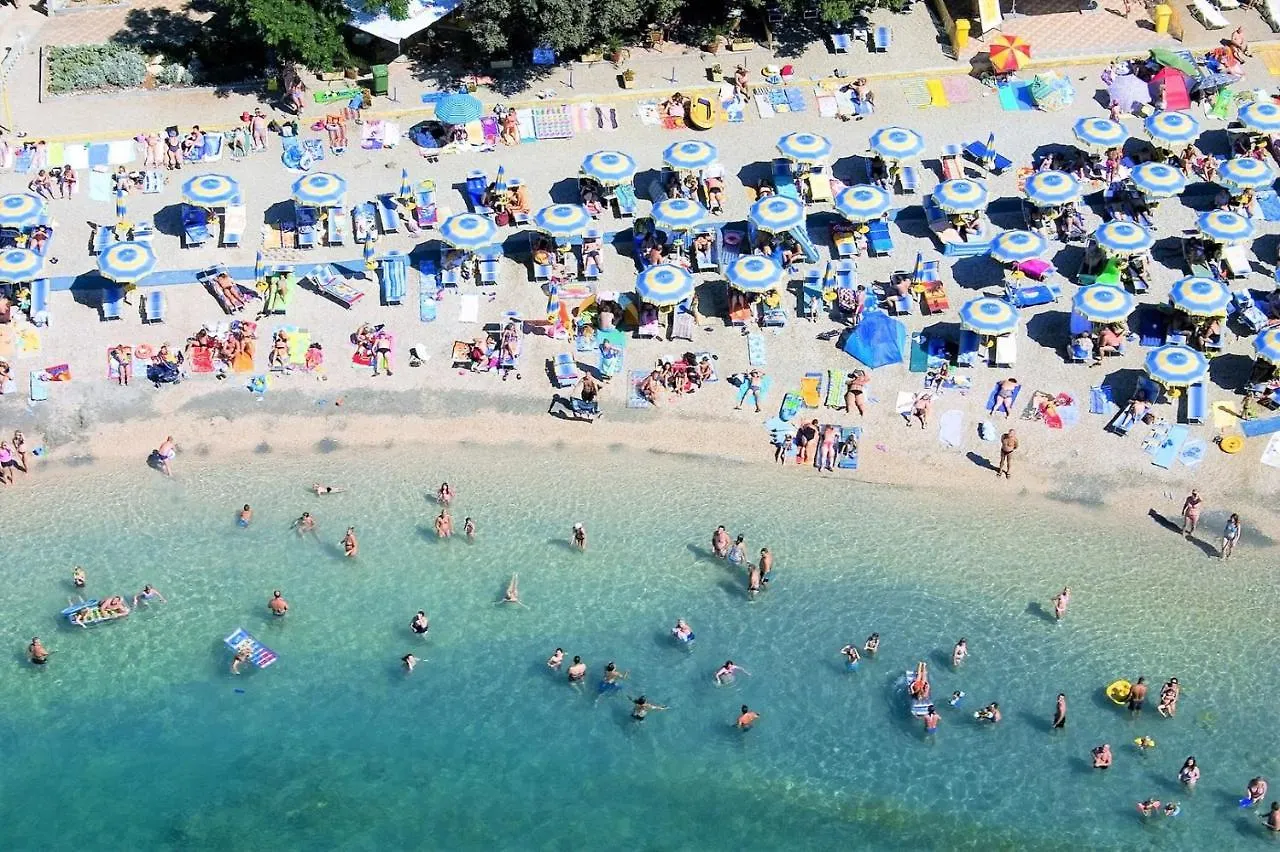 Πανσιόν Holiday House Queens With Sea View Selce
