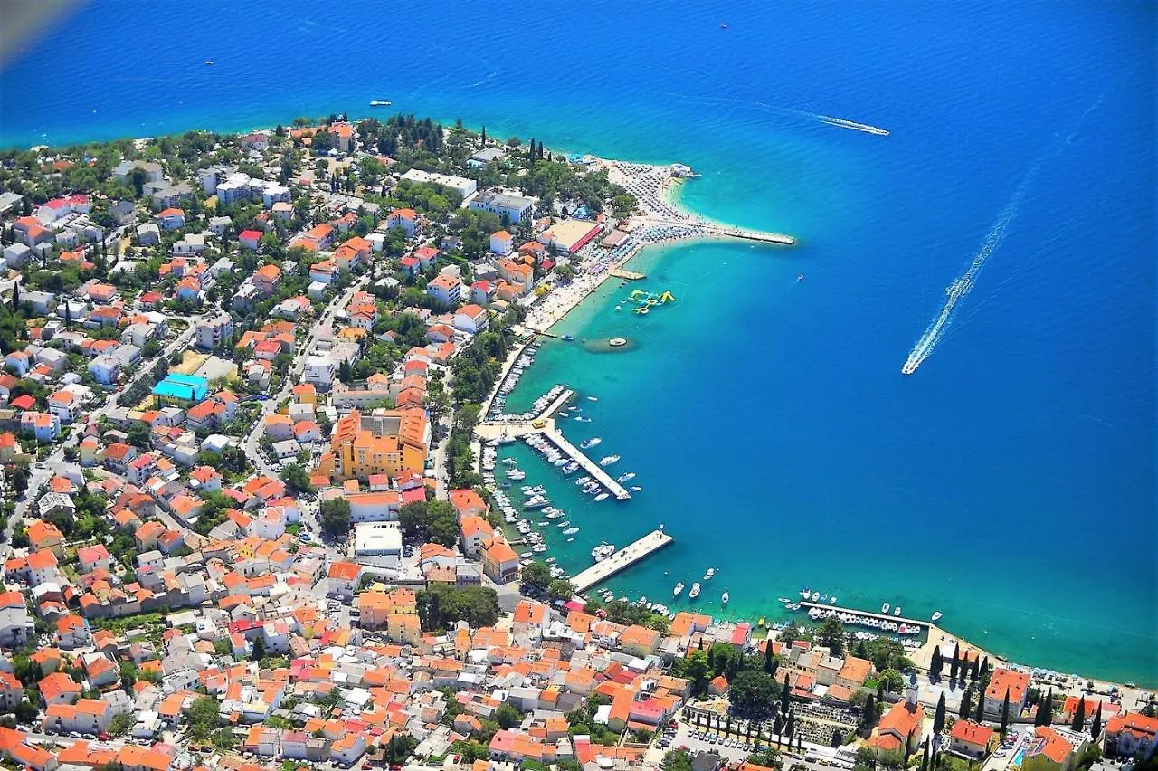 Holiday House Queens With Sea View Selce 3*,